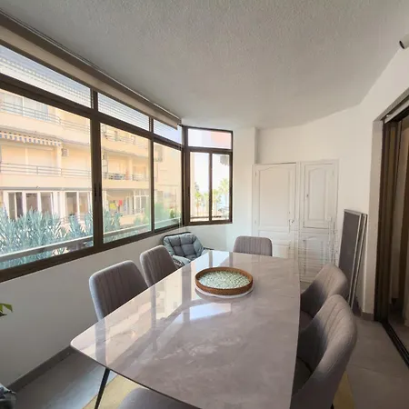Διαμέρισμα Modern Beachside 2-bed In Centre *
