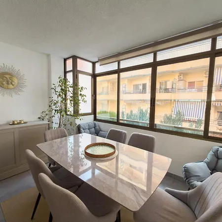 Διαμέρισμα Modern Beachside 2-bed In Centre Κάλπε
